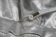Load image into Gallery viewer, CHANEL シャネル 長袖Ｔシャツ ビッグCCロゴTシャツ サイズ38 シルバー AW002 P43485K04412 美品 中古 57254