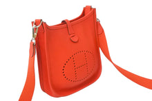 Load image into Gallery viewer, HERMES エルメス ショルダーバッグ エブリンTPM ルージュカザック トリヨンクレマンス X刻 美品 中古 57286