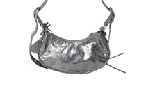 Load image into Gallery viewer, 極美品 BALENCIAGA バレンシアガ LE CAGOLE 定価328900円 カゴールXS ショルダーバッグ 671309 レザー シルバー 中古 57302