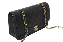 Load image into Gallery viewer, CHANEL シャネル チェーンショルダーバッグ マトラッセ ダイアナ 22 3番台 ラムスキン ブラック ゴールド金具 美品 中古 57421