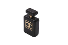 Load image into Gallery viewer, 新品未使用 CHANEL シャネル ブローチ コサージュ 香水 ボトル型 ココマーク B23A ブラウン ゴールド金具 中古 57452