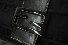 画像をギャラリービューアに読み込む, FENDI フェンディ ズッカ柄 マンマバケット ワンショルダーバッグ ブラックロゴ コットンキャンバス レザー 美品 中古 57477 