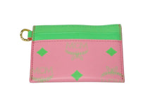 Load image into Gallery viewer, 新品未使用品 MCM エムシーエム スマホケース カードケース付き iPhone12 MXECSSX01 ピンク レザー ゴールド金具 中古 57762