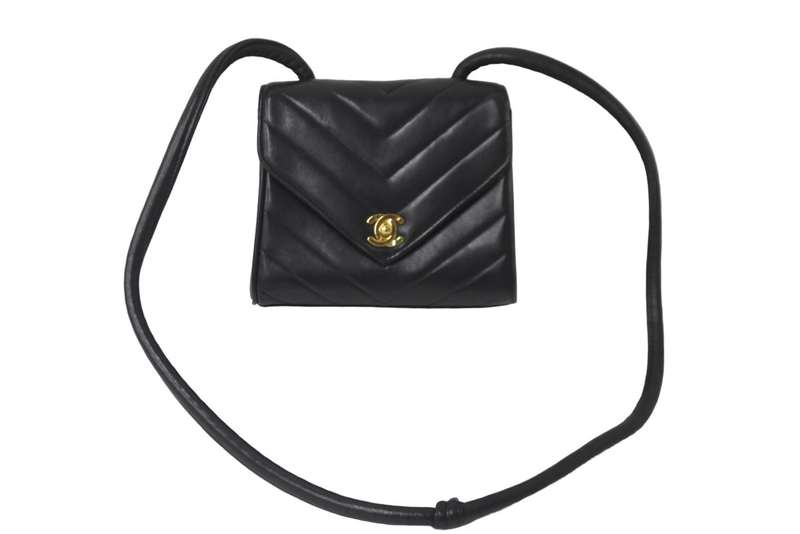 CHANEL シャネル Vステッチ ショルダーバッグ 3番台 ラムスキン  