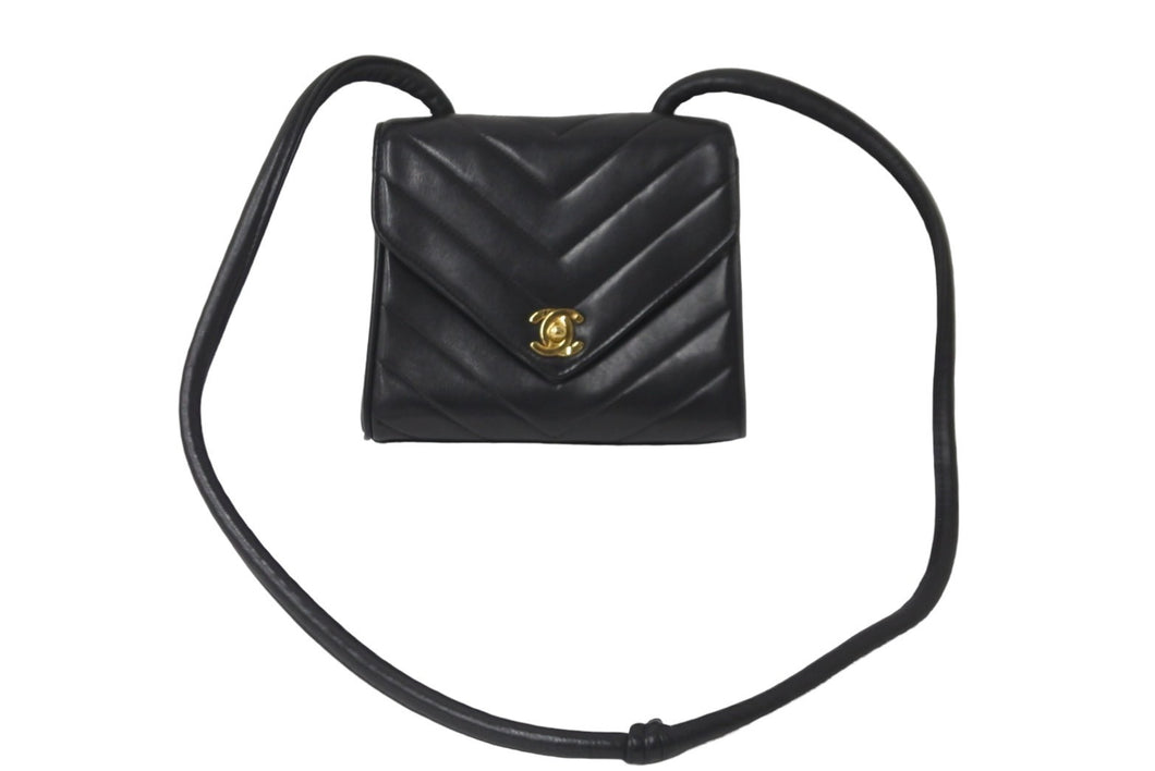 CHANEL シャネル Vステッチ ショルダーバッグ 3番台 ラムスキン ブラック ゴールド金具 ココマーク 美品 中古 57789