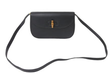 Load image into Gallery viewer, GUCCI グッチ オールドグッチ バンブー ショルダーバッグ ブラック レザー 鞄 斜め掛け 美品 中古 57820