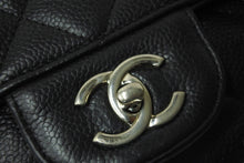 Load image into Gallery viewer, CHANEL シャネル チェーンショルダーバッグ デカマトラッセ33 13番台 キャビアスキン ブラック シルバー金具 美品 中古 58020