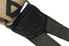 Load image into Gallery viewer, CHANEL シャネル ヴィンテージ サスペンダー ココマーク レザー ゴム ベージュ ブラック ゴールド金具 美品 中古 58044