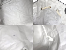 Load image into Gallery viewer, CHANEL シャネル 巾着バッグ キャンバス ビニール ブラック ホワイト ノベルティ 良品 中古 58054