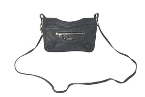 BALENCIAGA バレンシアガ ショルダーバッグ ザヒップ 245080 レザー スタッズ ブラック シルバー金具 良品 中古 58187