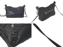 Load image into Gallery viewer, BALENCIAGA バレンシアガ ショルダーバッグ ザヒップ 245080 レザー スタッズ ブラック シルバー金具 良品 中古 58187