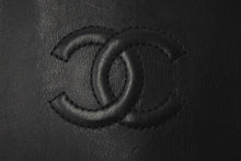 Load image into Gallery viewer, CHANEL シャネル ショルダーバッグ ココマーク チェーンショルダー レザー ブラック A92304 19番台 シルバー金具 美品 中古 58271