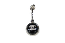 Load image into Gallery viewer, CHANEL シャネル フープピアス スタッドピアス ココマーク 00A刻印 2000年 秋 ブラック シルバー金具 3g 美品 中古 58322