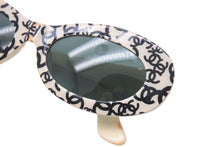 Load image into Gallery viewer, CHANEL シャネル ヴィンテージ サングラス ココマーク 18136 C0200 ホワイト ブラック 良品 中古 58423