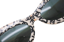 Load image into Gallery viewer, CHANEL シャネル ヴィンテージ サングラス ココマーク 18136 C0200 ホワイト ブラック 良品 中古 58423
