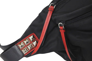 PRADA プラダ ウエストバッグ ボディバッグ スタッズ 三角プレート ブラック ナイロン 1BL014 シルバー金具 美品 中古 58427