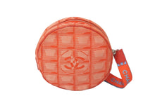 Load image into Gallery viewer, CHANEL シャネル ポーチ ニュートラベルライン ココマーク 7番台 レッド ナイロン シルバー金具 美品 中古 58436