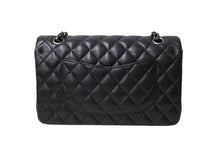 Load image into Gallery viewer, 極美品 CHANEL シャネル Wフラップ 25cm ショルダーバッグ キャビアスキン 21番台 ブラック ブラック金具 中古 65850