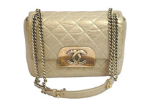 Load image into Gallery viewer, CHANEL シャネル チェーンショルダーバッグ マトラッセ ゴールド 17番台 ココマーク レザー 良品 中古 58516