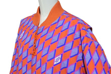 Load image into Gallery viewer, 新品未使用 LOUIS VUITTON ルイヴィトン ボンバージャケット ダイヤモンド ダミエ RM222 PP0 HNB73E オレンジ サイズ50 58531