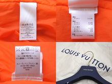 Load image into Gallery viewer, 新品未使用 LOUIS VUITTON ルイヴィトン ボンバージャケット ダイヤモンド ダミエ RM222 PP0 HNB73E オレンジ サイズ50 58531