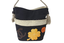Load image into Gallery viewer, CHANEL シャネル ロープショルダーバッグ ココマーク カメリア 8番台 2003年 キャンバス ブラック シルバー金具 良品 中古 58544
