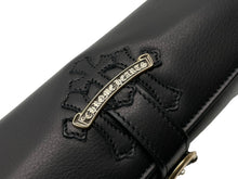 Load image into Gallery viewer, 極美品 CHROME HEARTS クロムハーツ ウォッチケース ジュエリーロール スクロールラベル セメタリークロス ブラック 中古 58658