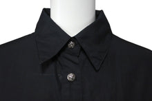 Load image into Gallery viewer, 新品未使用 CHROME HEARTS クロムハーツ MAHAL KITA オーバーサイズ 長袖シャツ ブラック シルバー925 クロスパッチ M 中古 58803