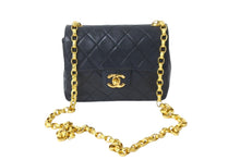 Load image into Gallery viewer, CHANEL シャネル チェーンショルダーバッグ マトラッセ ココマーク ラムスキン 1番台 1990年 ブラック ゴールド 美品 中古 58841