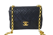 Load image into Gallery viewer, CHANEL シャネル チェーンショルダーバッグ マトラッセ ココマーク ラムスキン 1番台 1990年 ブラック ゴールド 美品 中古 58841