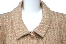 Load image into Gallery viewer, CHANEL シャネル ジャケット 01A ピンク ベージュ ツイード ココマークボタン P18602W02838 サイズ38 美品 中古 58983