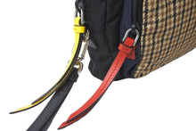 Load image into Gallery viewer, PRADA プラダ クラッチバッグ ポーチ 三角ロゴプレート リストレット付き 千鳥 ブラック ブラウン ナイロン 2NE012 美品 中古 59027