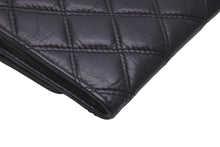 Load image into Gallery viewer, CHANEL シャネル 長財布 マトラッセ パリニューヨークライン 10番台 2006年 カーフスキン ブラック シルバー金具 美品 中古 59036
