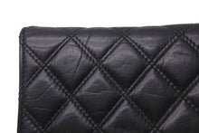 Load image into Gallery viewer, CHANEL シャネル 長財布 マトラッセ パリニューヨークライン 10番台 2006年 カーフスキン ブラック シルバー金具 美品 中古 59036