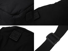 Load image into Gallery viewer, CHANEL シャネル スポーツライン ボストンバッグ 10番台 ナイロン ブラック ブラック シルバー 良品 中古 59066