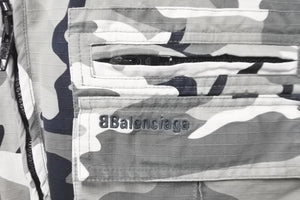 新品同様品 BALENCIAGA バレンシアガ ベスト 681459 カモフラージュプリント カーゴポケット ブラック グレー 48 中古 59199