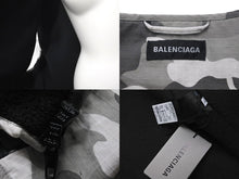 Load image into Gallery viewer, 新品同様品 BALENCIAGA バレンシアガ ベスト 681459 カモフラージュプリント カーゴポケット ブラック グレー 48 中古 59199