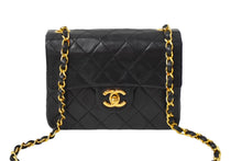 Load image into Gallery viewer, CHANEL シャネル ミニ マトラッセ チェーン ショルダーバッグ ラムスキン ブラック ココマーク ゴールド金具 美品 中古 59343