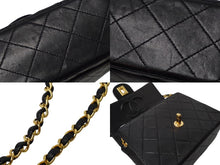 Load image into Gallery viewer, CHANEL シャネル ミニ マトラッセ チェーン ショルダーバッグ ラムスキン ブラック ココマーク ゴールド金具 美品 中古 59343