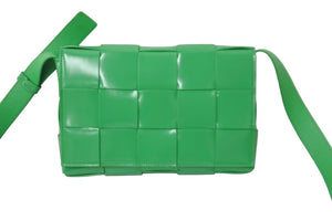 新品同様 BOTTEGAVENETA ボッテガヴェネタ ショルダーバッグ マキシ イントレチャート ブラッシュドレザー カセット 中古 59359