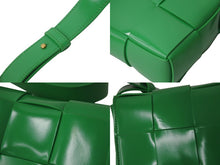 Load image into Gallery viewer, 新品同様 BOTTEGAVENETA ボッテガヴェネタ ショルダーバッグ マキシ イントレチャート ブラッシュドレザー カセット 中古 59359