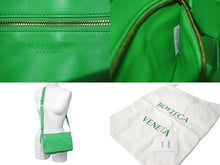 Load image into Gallery viewer, 新品同様 BOTTEGAVENETA ボッテガヴェネタ ショルダーバッグ マキシ イントレチャート ブラッシュドレザー カセット 中古 59359