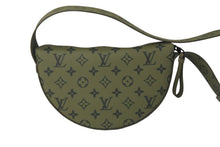 Load image into Gallery viewer, 新品同様 LOUIS VUITTON ルイヴィトン ショルダーバッグ LVムーンクロスボディ M23838 モノグラム ブラック金具 中古 59411
