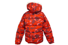 画像をギャラリービューアに読み込む, A BATHING APE アベイシングエイプ ダウンジャケット カモ柄 サイズXS レッドナイロン ファー取り外し可能 良品 中古 59587 