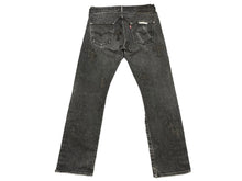 Load image into Gallery viewer, CHROME HEARTS クロムハーツ リーバイス 501 セメタリークロスパッチ ブラックデニムパンツ 30インチ 美品 中古 59638
