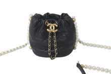 Load image into Gallery viewer, CHANEL シャネル パール ミニショルダーバック AS2529 BO5543 94305 31番台 21SS ブラック ゴールド金具 美品 中古 59671