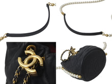 Load image into Gallery viewer, CHANEL シャネル パール ミニショルダーバック AS2529 BO5543 94305 31番台 21SS ブラック ゴールド金具 美品 中古 59671