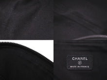 Load image into Gallery viewer, CHANEL シャネル ポーチ ココマーク タイムレスクラシックライン 48659 14番台 2010年 グレインカーフ ブラック 美品 中古 59690