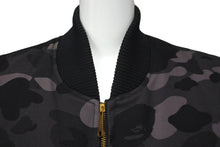 画像をギャラリービューアに読み込む, A BATHING APE アベイシングエイプ CARHARTT カーハート ベスト ダック 1ST CAMO ブラック サイズL 美品 中古 59740 