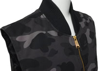 画像をギャラリービューアに読み込む, A BATHING APE アベイシングエイプ CARHARTT カーハート ベスト ダック 1ST CAMO ブラック サイズL 美品 中古 59740 
